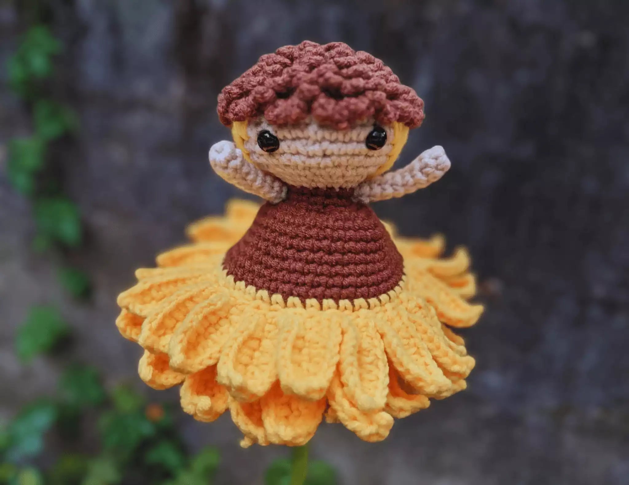 Crochet Sunflower Reversible Pattern - Versatile and Stylish Design