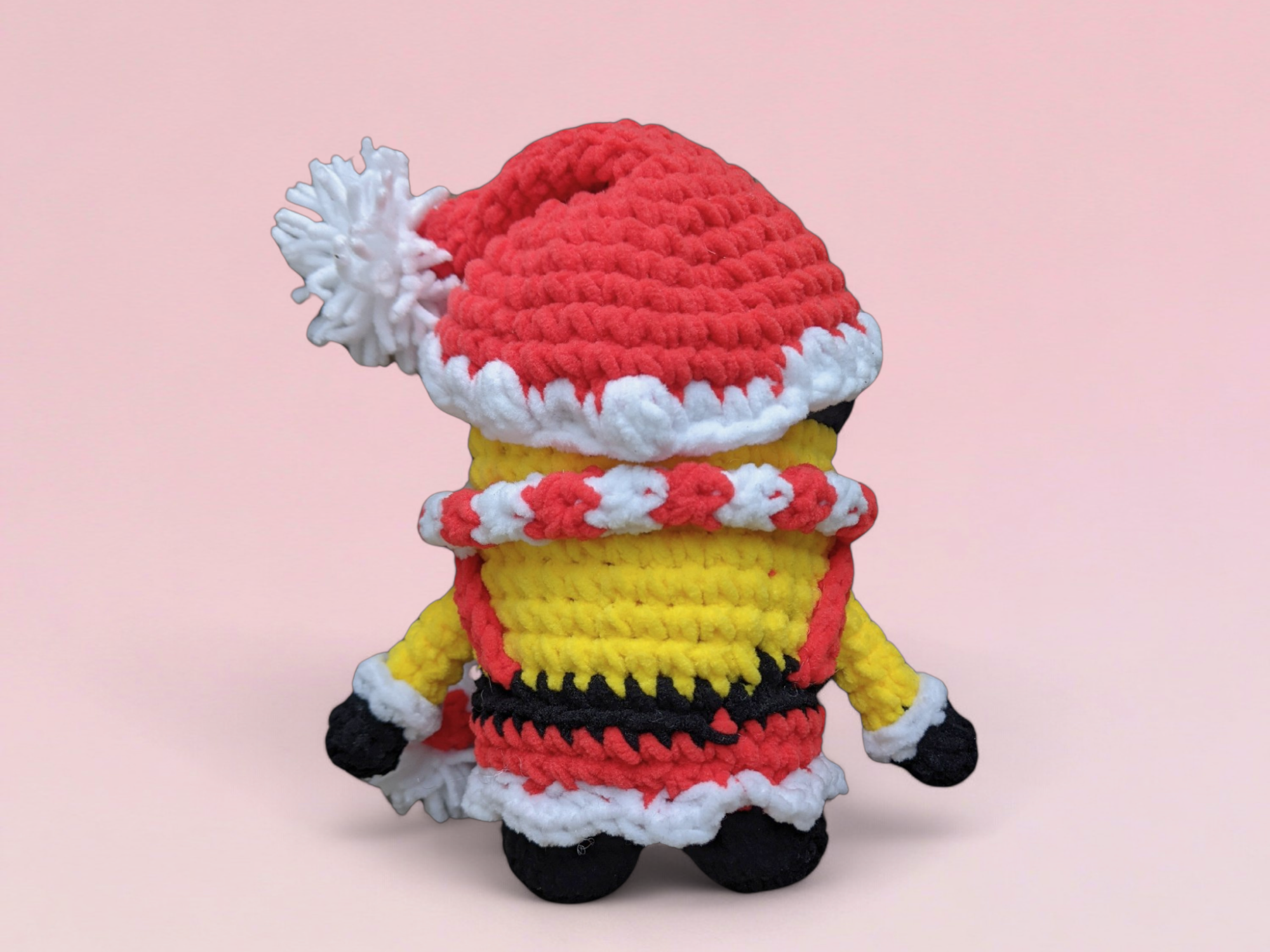 Santa Minion crochet pattern